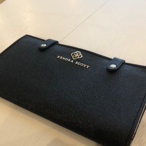 Kendra Scott travel bag